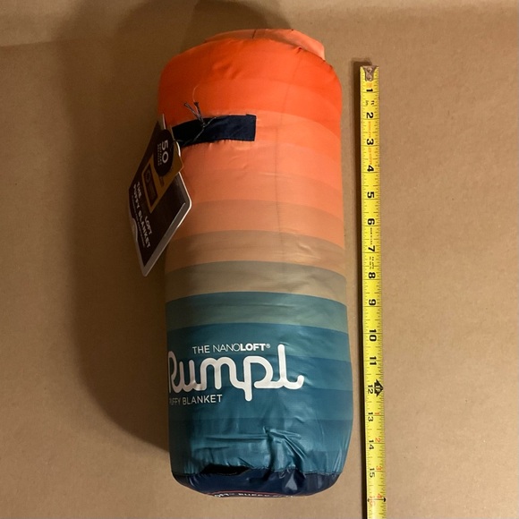 NWT Rumpl NanoLoft Puffy Blanket 1-Person (52”x75”) - Picture 8 of 10